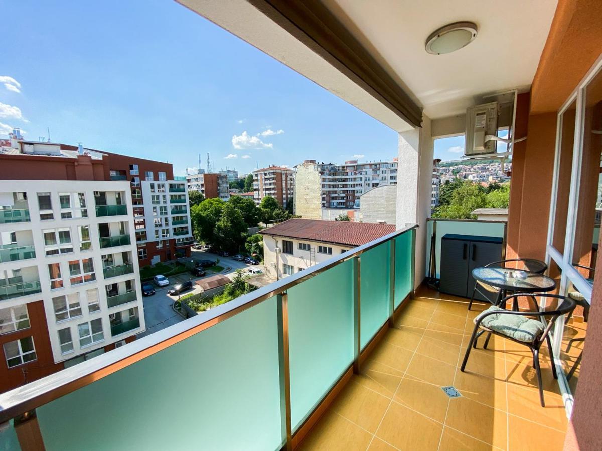 Happy Town Apartments Veliko Tŭrnovo Eksteriør bilde